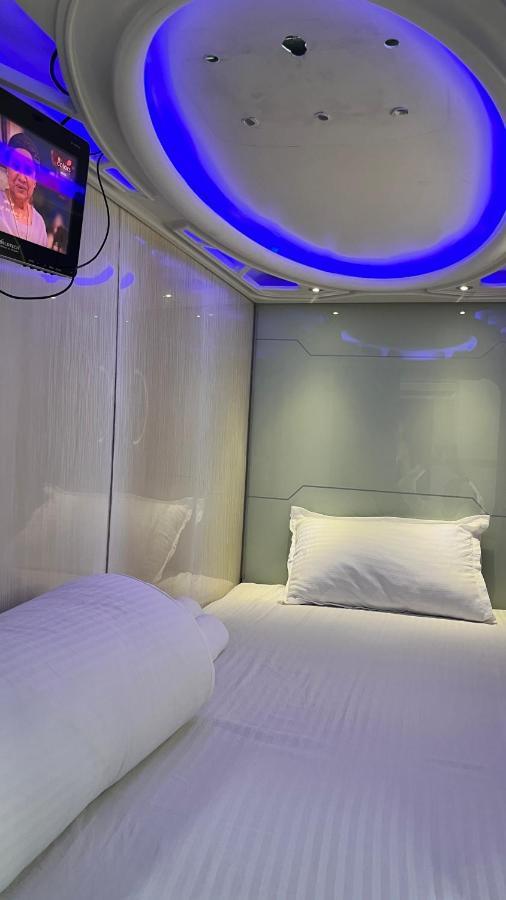 Kapselhotel Astropods *